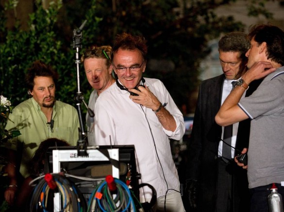 Danny-Boyle-and-Vincent-Cassel-on-set-of-Trance-585x438.jpg
