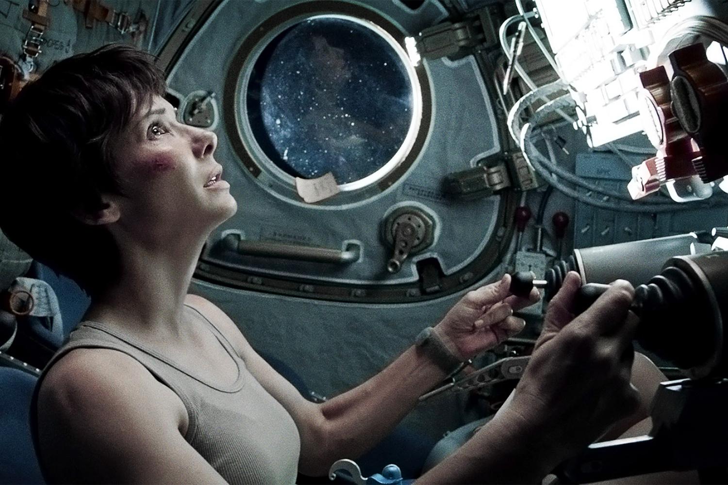 gravity-movie-review-sandra-bullock-shiop.jpg