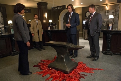 spn-8x08-falling-anvil.jpg