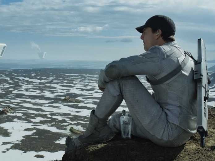 tom-cruise-oblivion-landscape.jpg