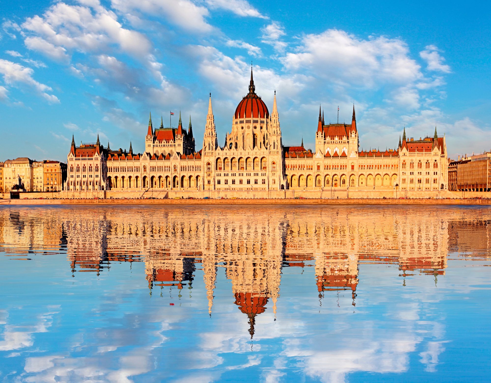 budapest-landmark-parliament-big-bus-tours.jpg