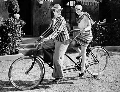 vintage-couple-on-a-tandem-bike.jpg