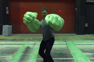 Hatalmas Hulk karokkal támad Mark Ruffalo