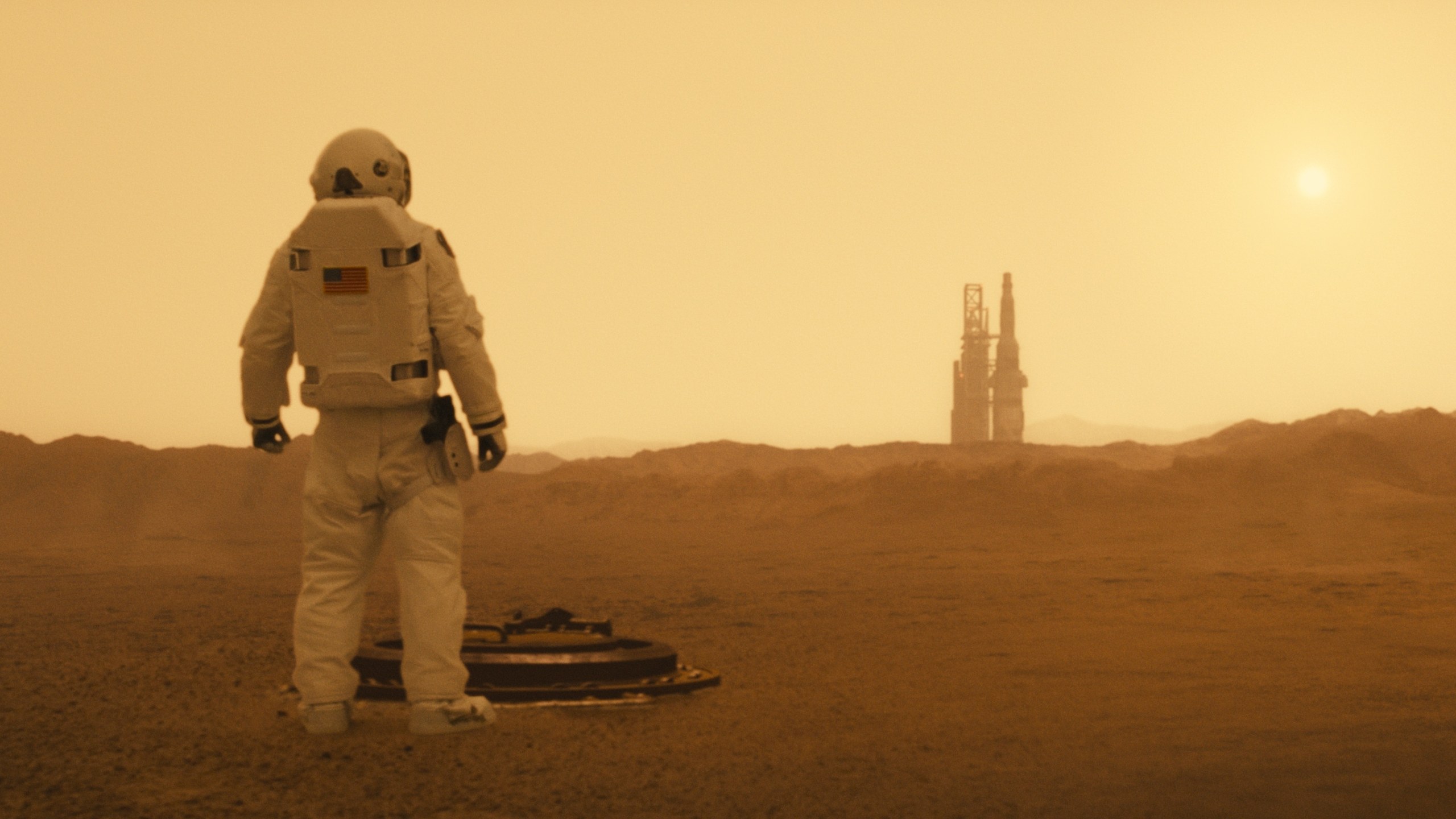 ad-astra-ad_astra_dtlrd_240_t_pitt_mars_still_071719_g_r709_088625_20_1.jpg