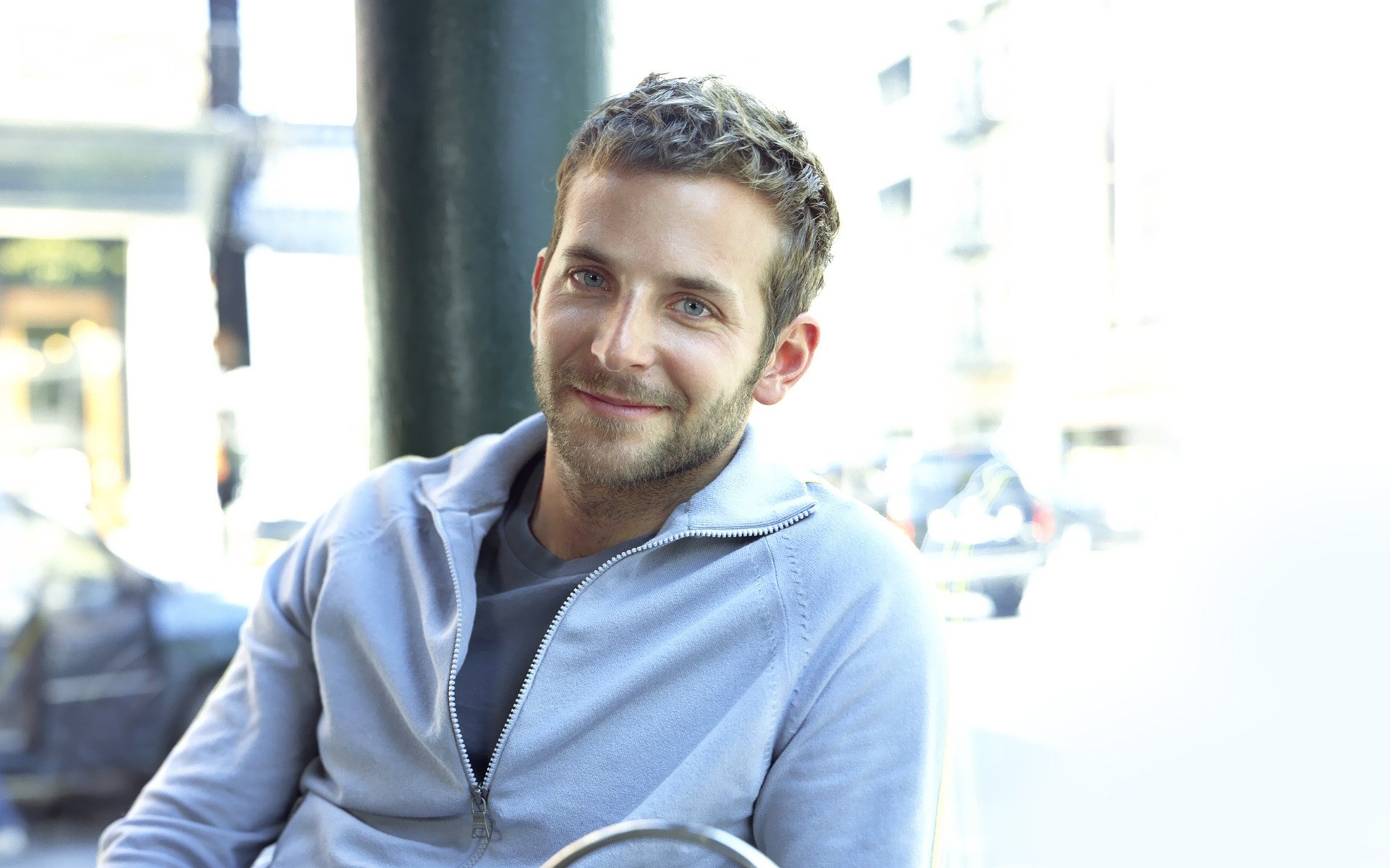 bradley-cooper-hd-wallpaper.jpg