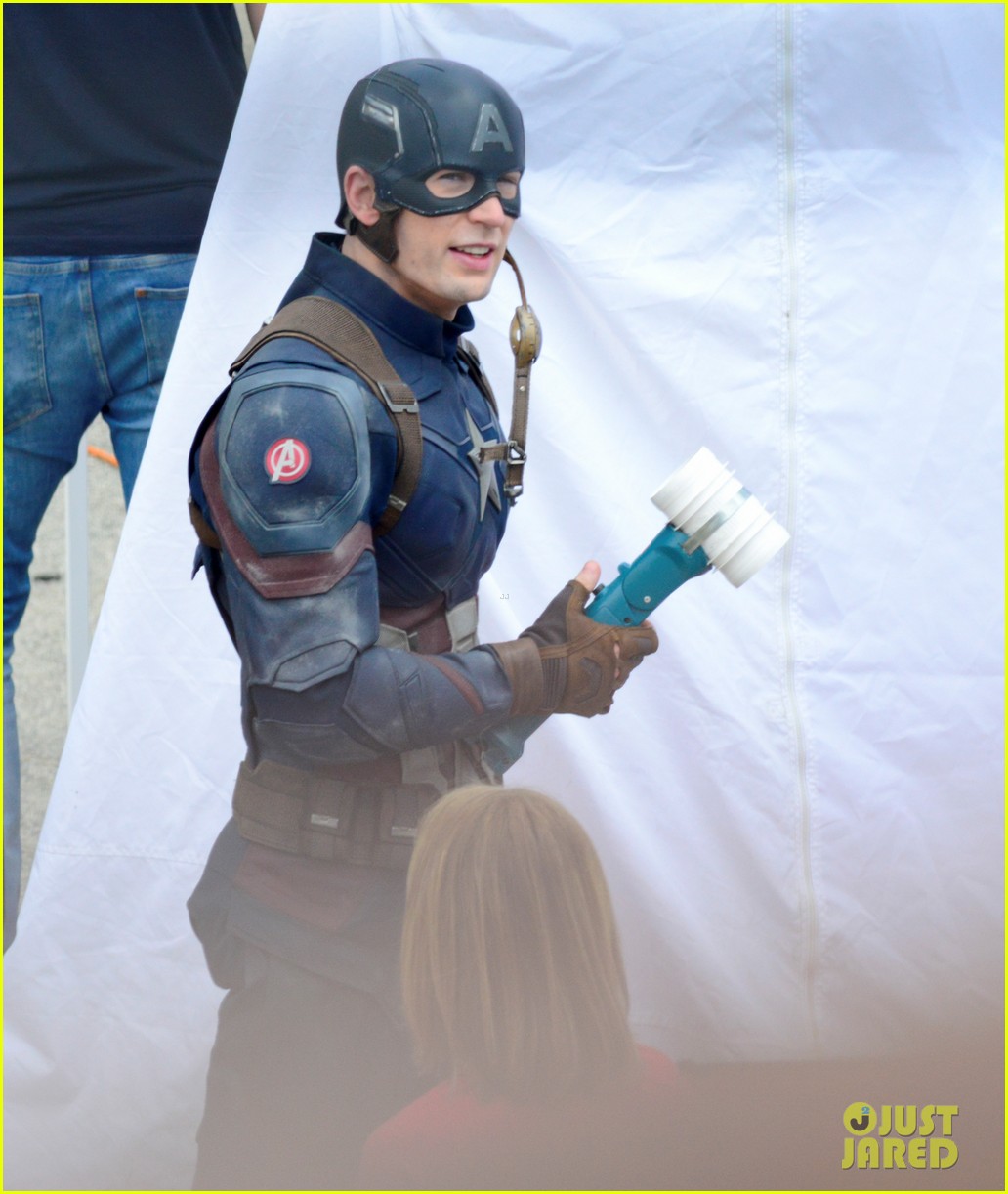 captain-americas-new-weapon-is-a-enter-our-poll-07.jpg