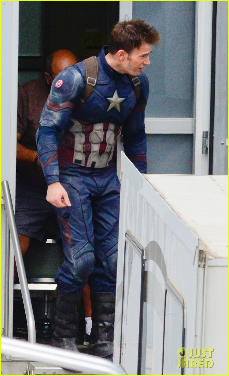 captain-americas-new-weapon-is-a-enter-our-poll-27.jpg