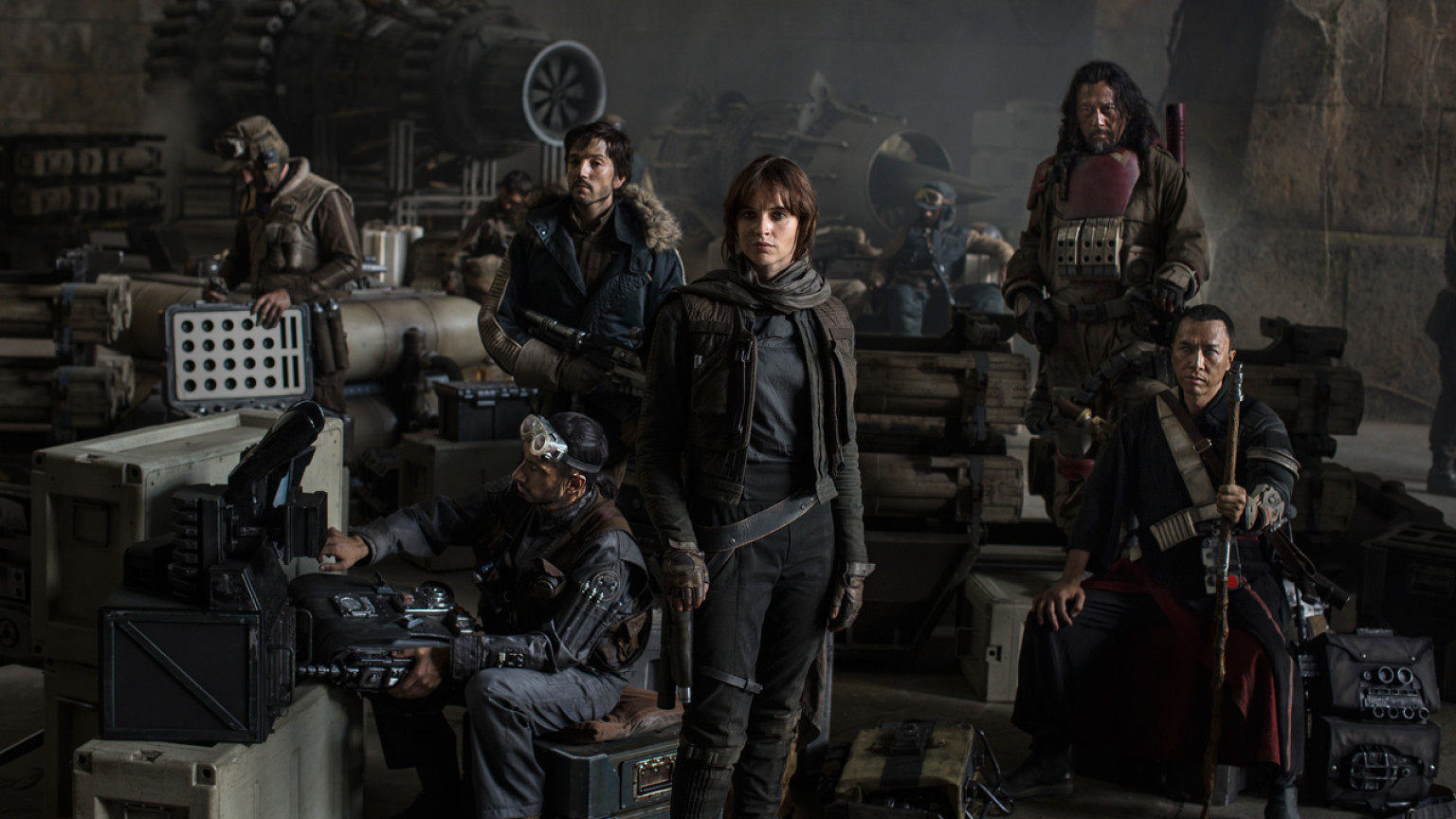 rogue-one-cast-photo-d23-1536x864-521514304075-1.jpg