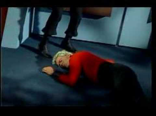 Red shirt dies!
