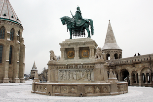 A budavári Szent István szobor kalandos története