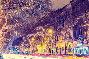 Így ragyognak az ünnepi fények Budapesten