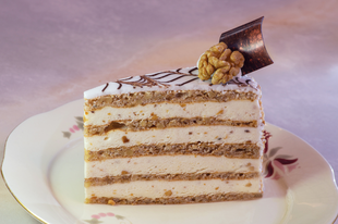 Az Esterházy-torta az egyik legnépszerűbb és legtitokzatosabb magyar sütemény