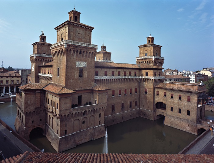 castello-estense-1.jpg