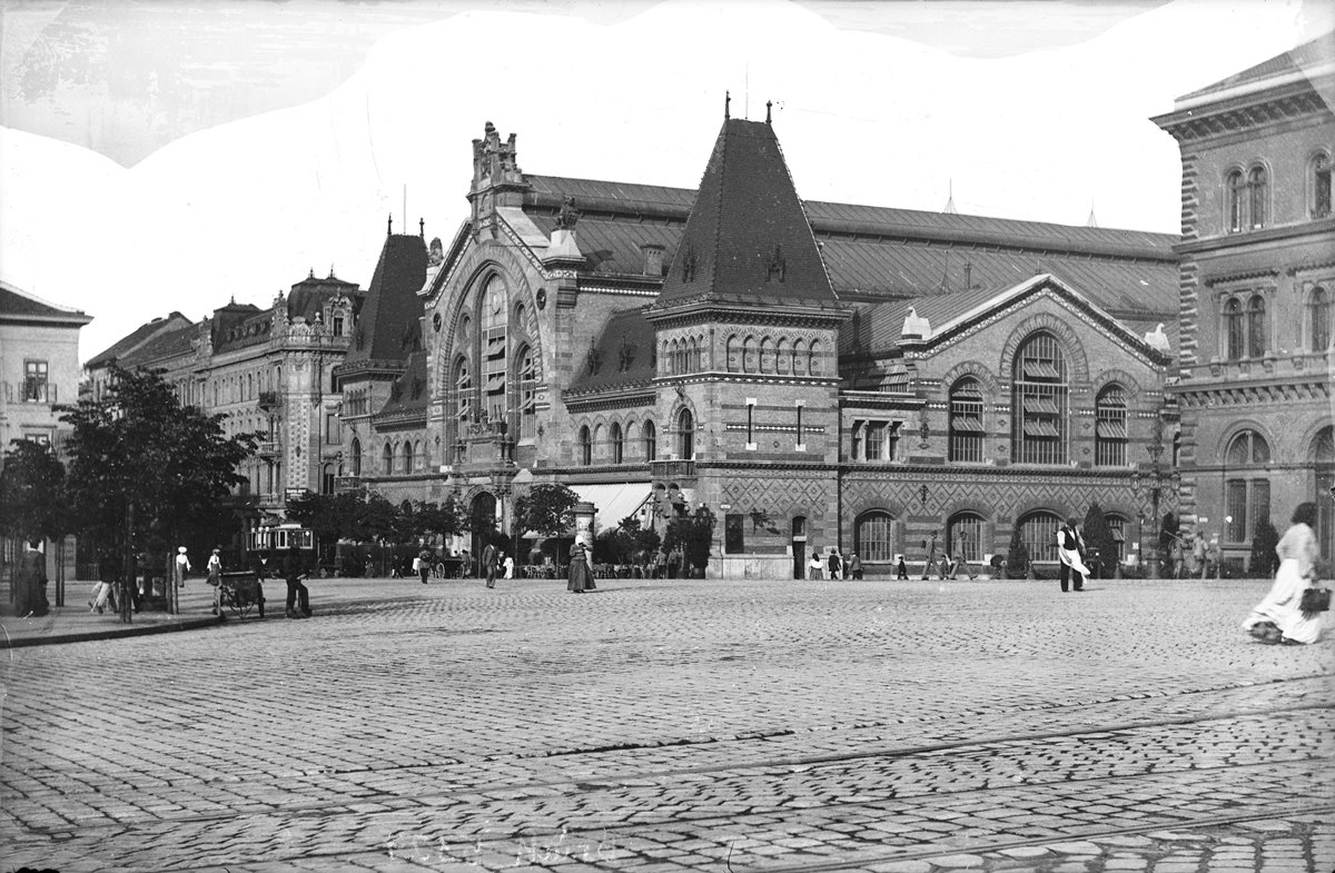 kozponti-vasarcsarnok-budapest-market-hall-fortepan.jpg