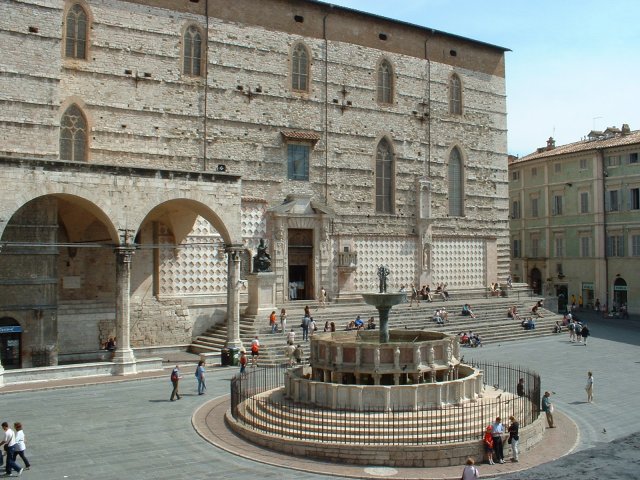 piazza4novembre_perugia.jpg