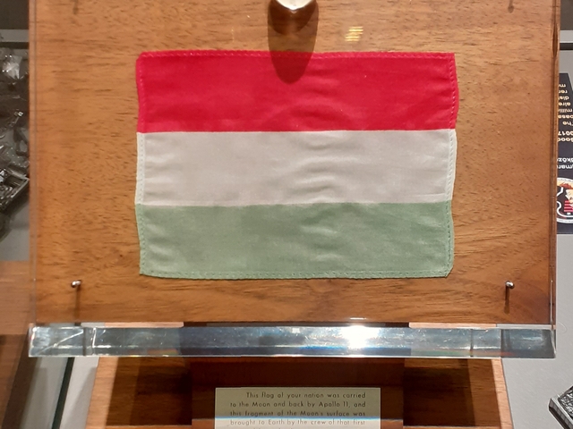 A „Jóakarat” és a „Rosszakarat” holdkőzetek