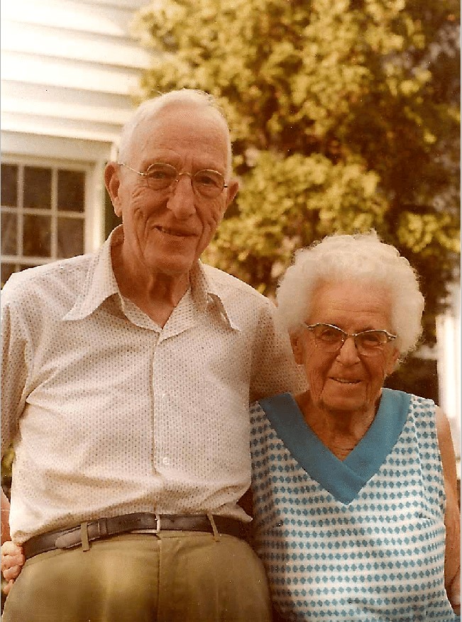 18_9_c_p_alexander_and_his_wife-in-their-garden-at-amherst_1978.jpg