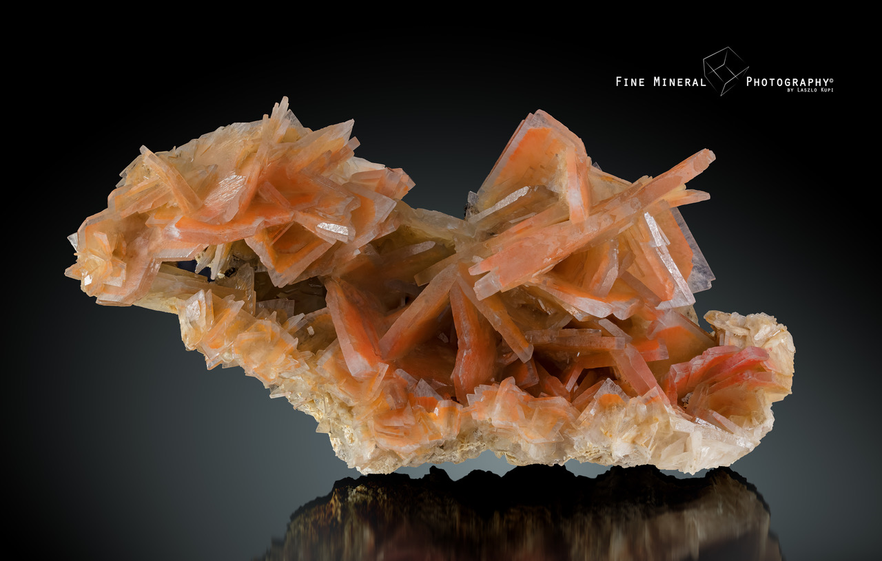 barite_realgar_baia_sprie_maramures_romania_126x68x42mm_270g.jpeg