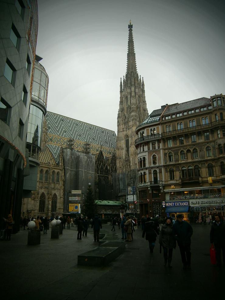 stephansdom1.JPG