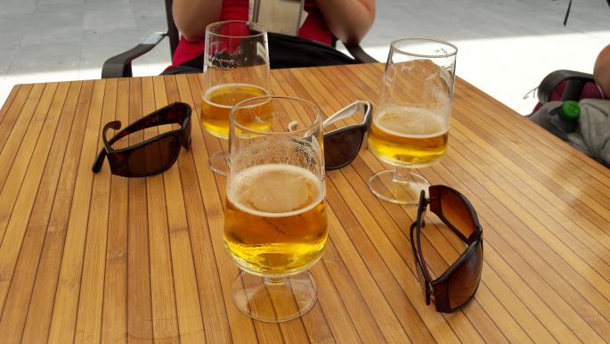 El Camino, Francia út, sör, napszemüveg, pihenő :-)