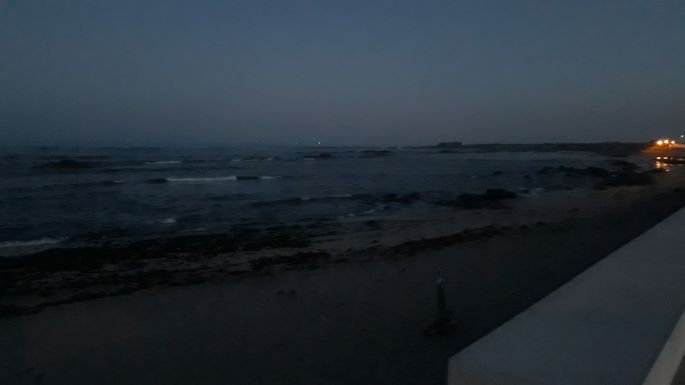 Portugál Camino Costa, az óceán reggel még sötétben
