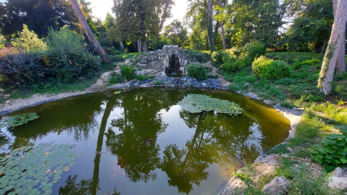 Balaton túra, a keszthelyi Festetics Kastély belső kertje