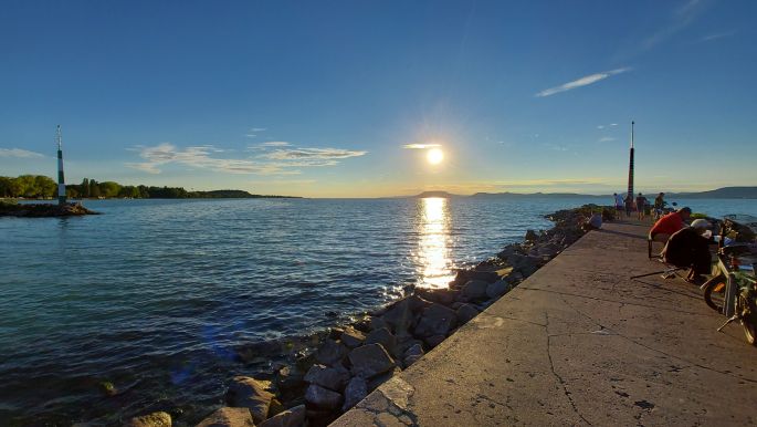 Balaton túra, Balatonlelle, naplemente és az aranyhíd