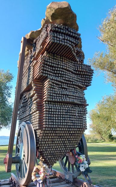 Balaton túra, Balatonszárszó, József Attila emlékmű