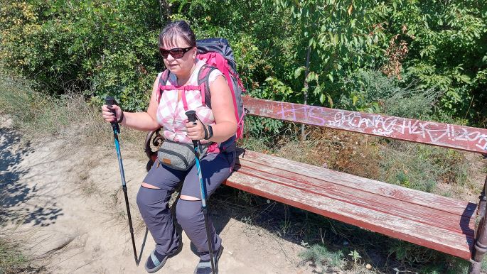 Balaton túra, Balatonkenese, Erika pihen a padon