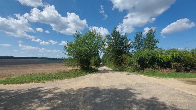 Balaton túra, széles út felhőkkel, amelyek sosem takarták el a napot :-)