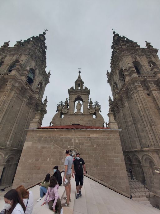 Santiago de Compostela, a katedrális tornyai a tetőről fotózva