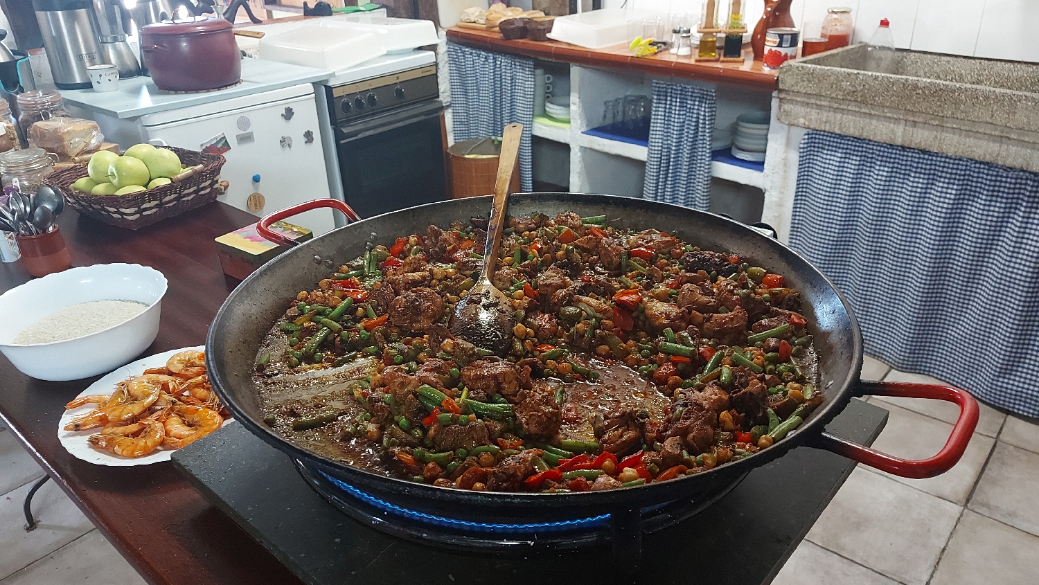 El Camino, Francia út, Viloria de Rioja, albergue, kész a paella