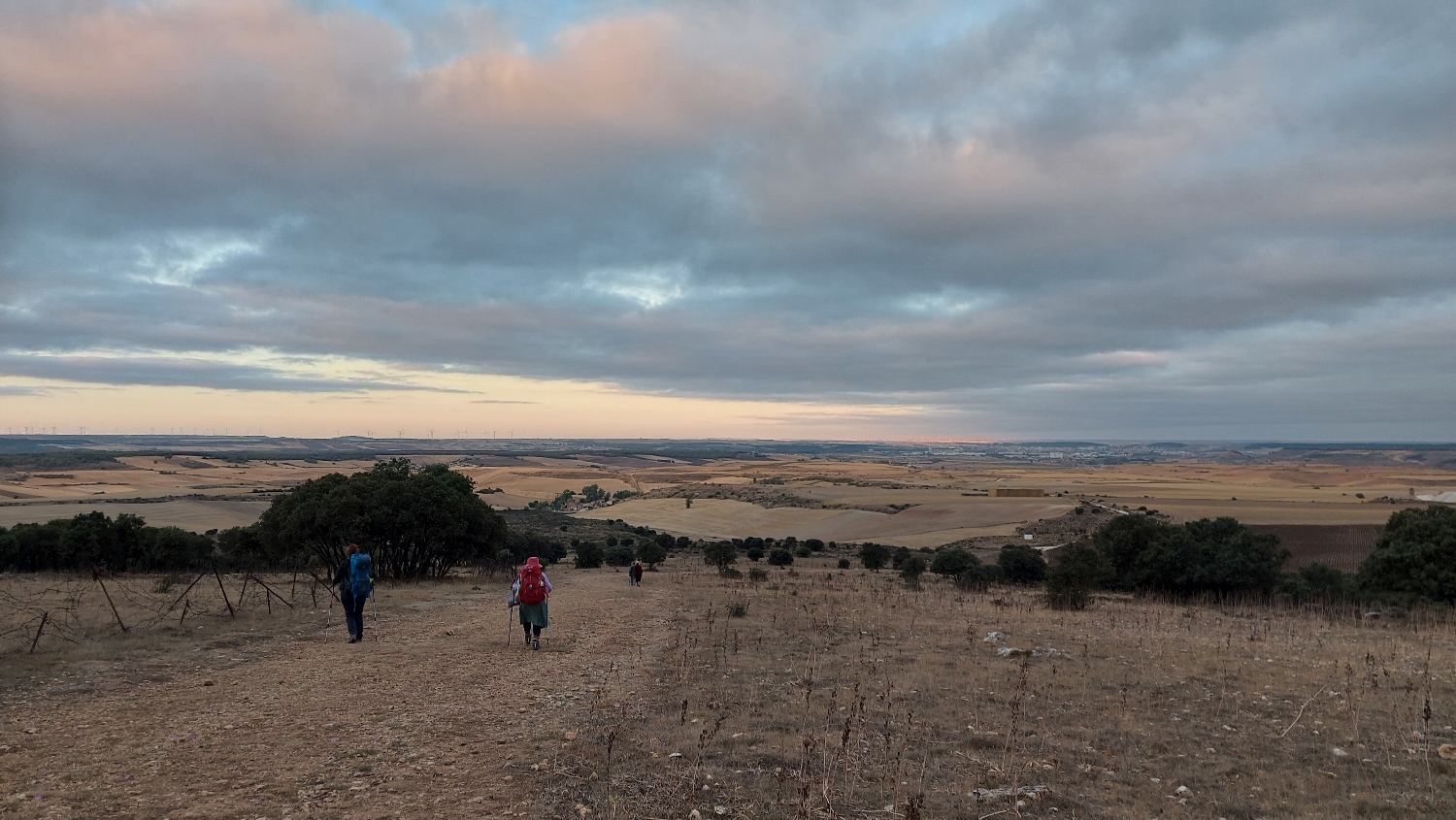 El Camino, Francia út, köves út és lejtő Burgos felé