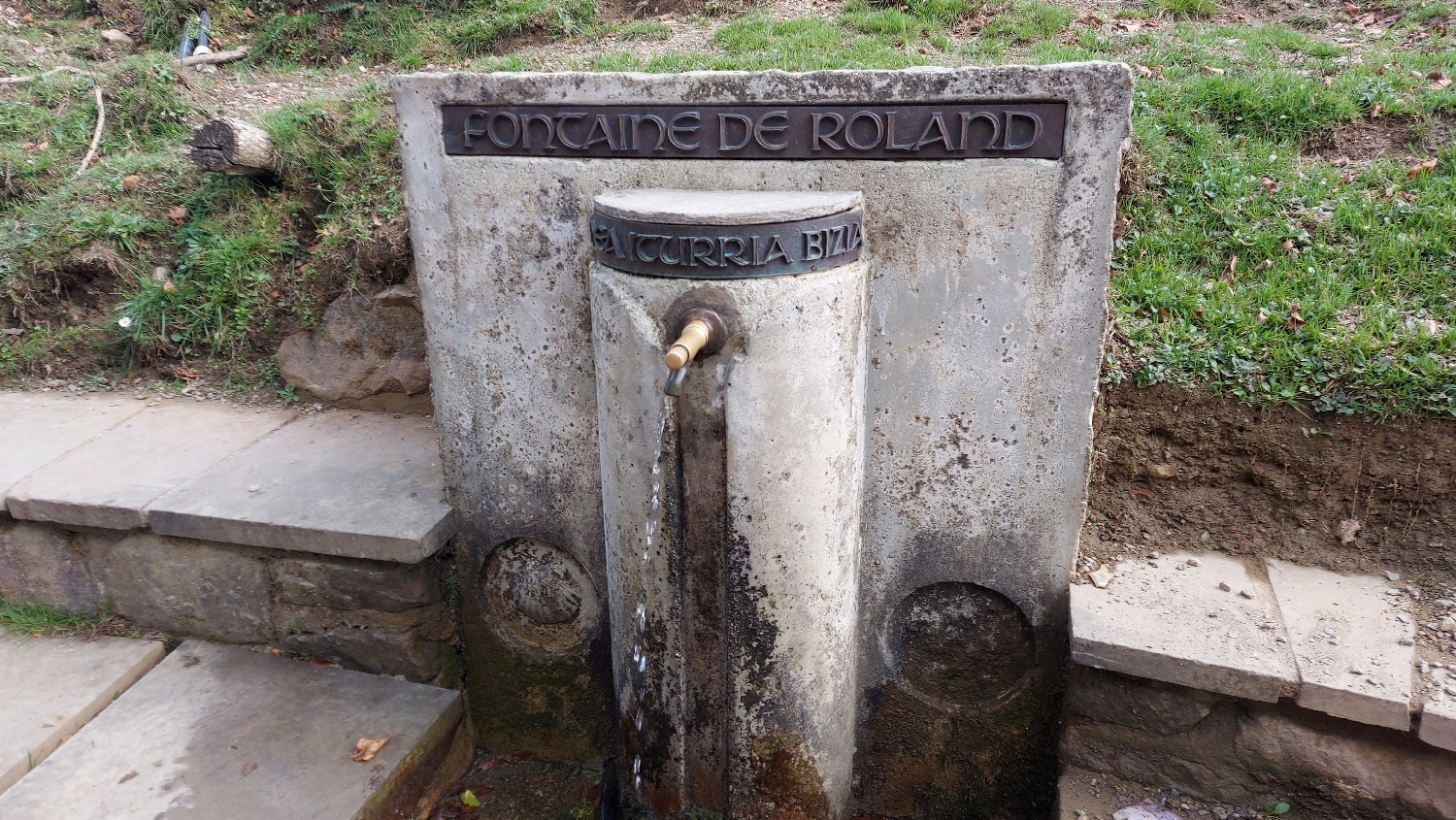 El Camino, Francia út, a Roland-kút