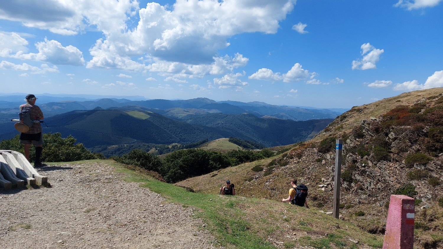 El Camino, Francia út, kilátás a hegytetőről a Lepoeder-hágó után