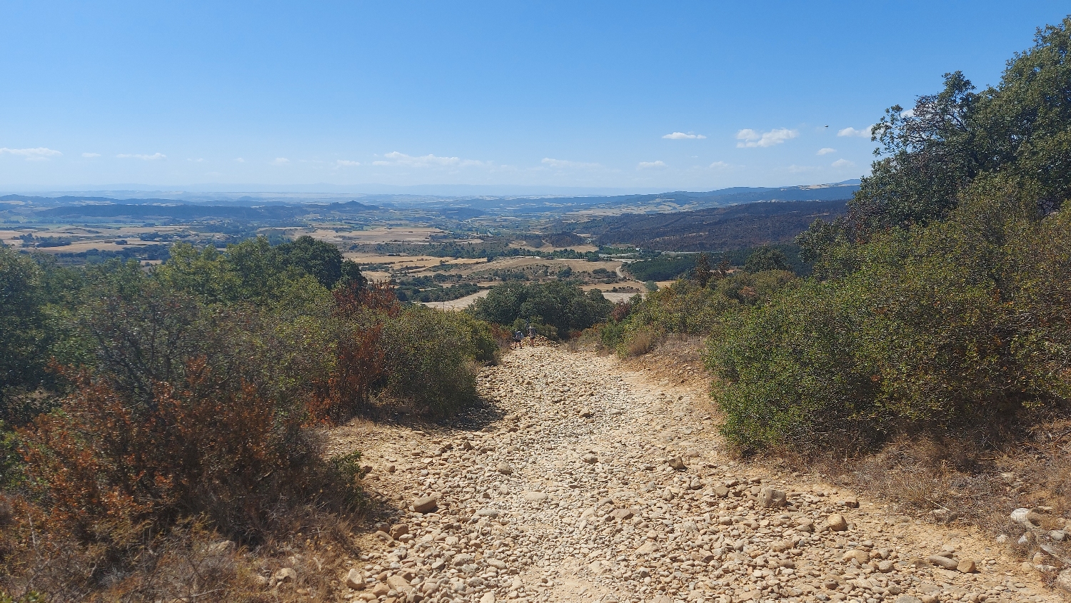 El Camino, Francia út, meredek, köves lejtő az Alto de Perdón után