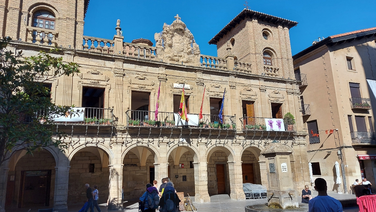 El Camino, Francia út, Viana, Városháza