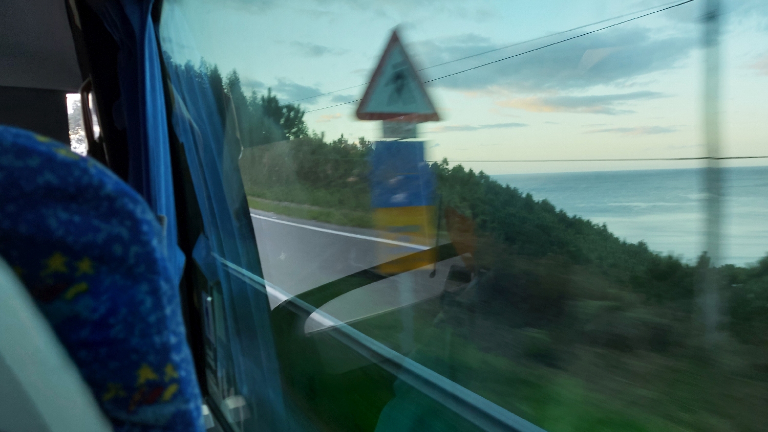 El Camino, Francia út, Caminós jelzőtábla a buszról fotózva