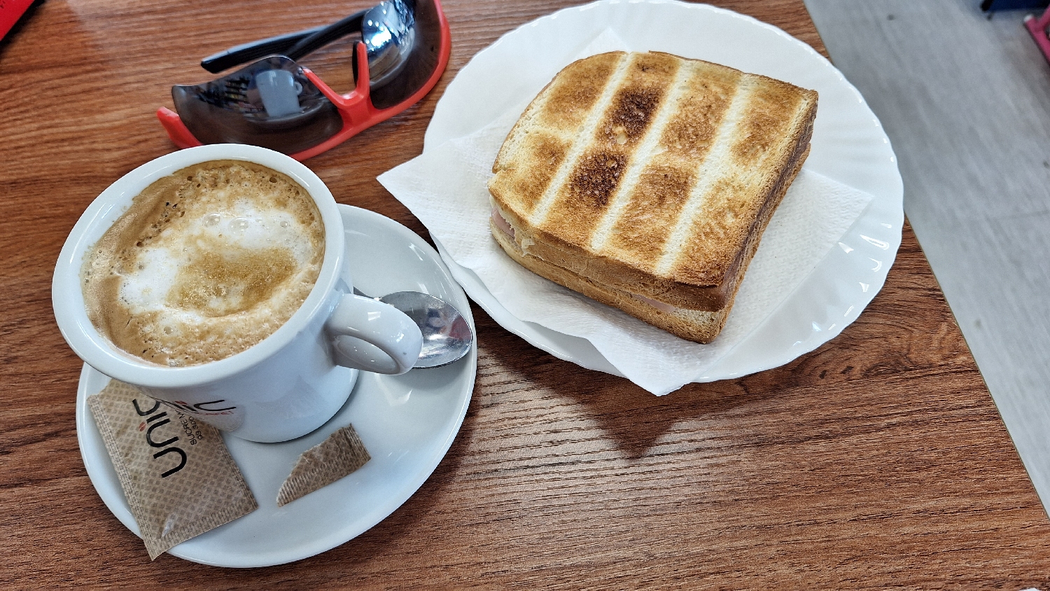 Camino Aragonés, Barcelona, reggeli a Sants buszpályaudvaron