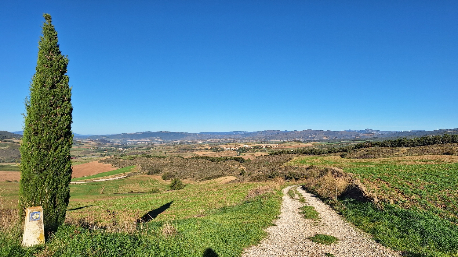 El Camino, Aragon út, a jelzés lefelé vezet a völgybe
