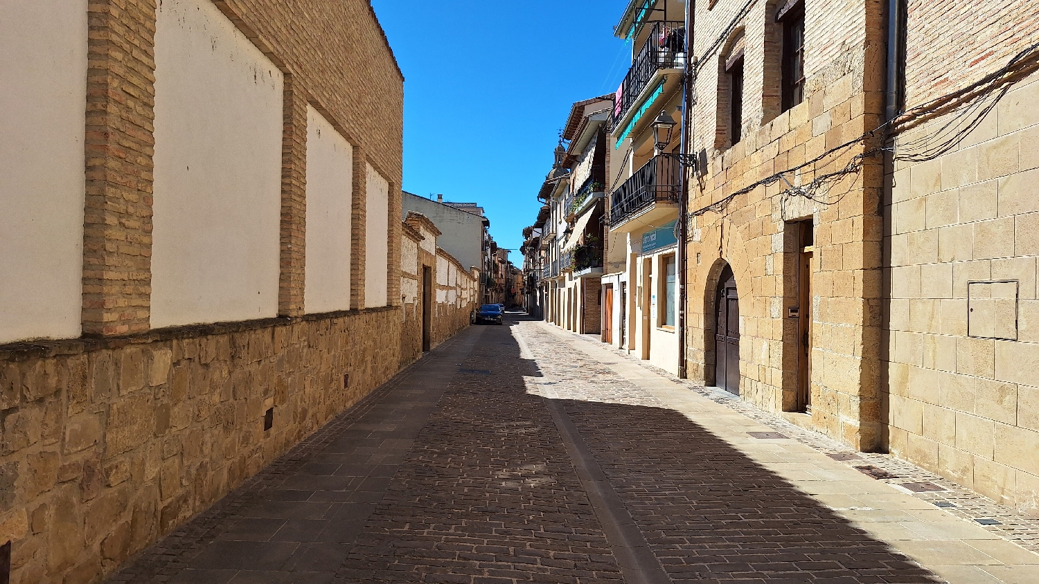 El Camino, Aragon út, Francia út, Puente la Reina, Calle Mayor