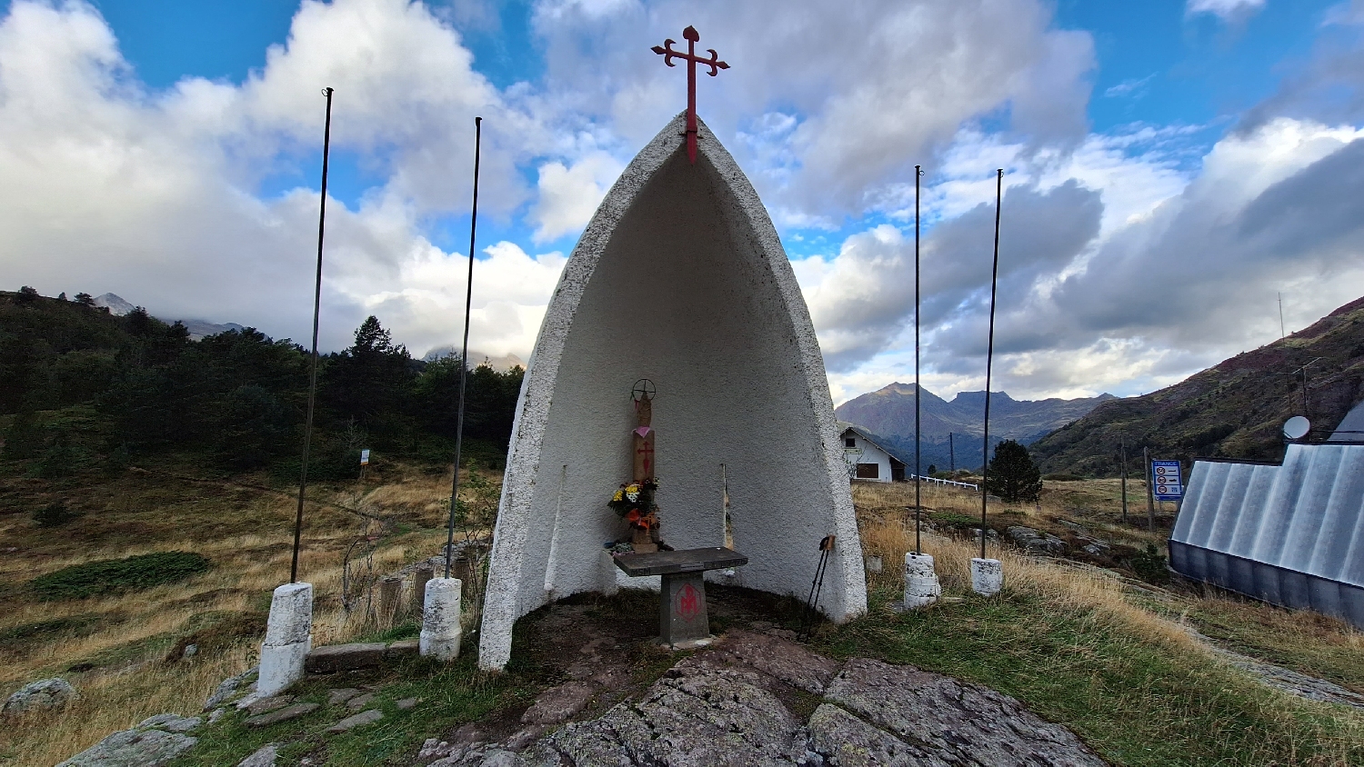 El Camino Aragonés, a zarándok-emlékmű a Somport-hágónál