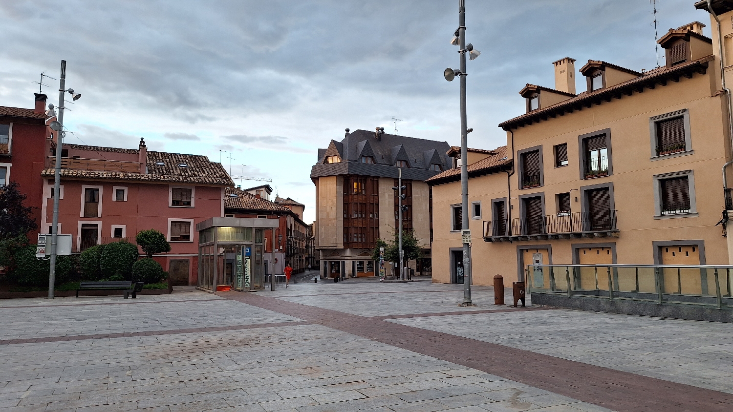 El Camino Aragonés, Jaca, a buszpályaudvar előtti tér