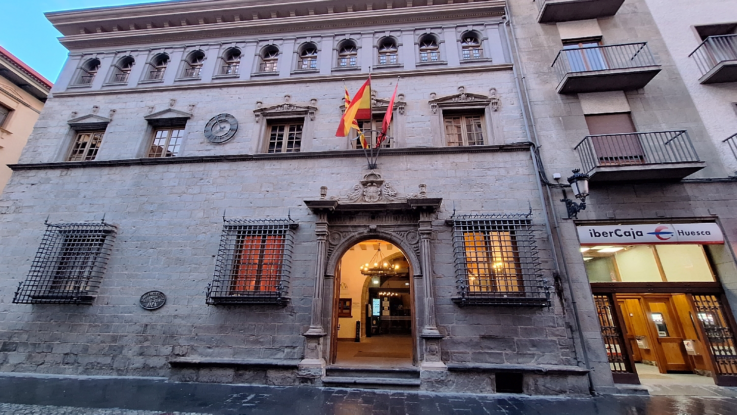 El Camino, Aragon út, Jaca, a városháza épülete