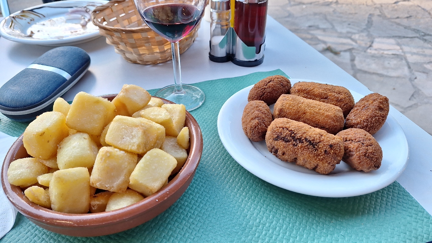 El Camino, Aragon út, Santa Cilia, a vacsorám második fogása, croquetas sült krumplival