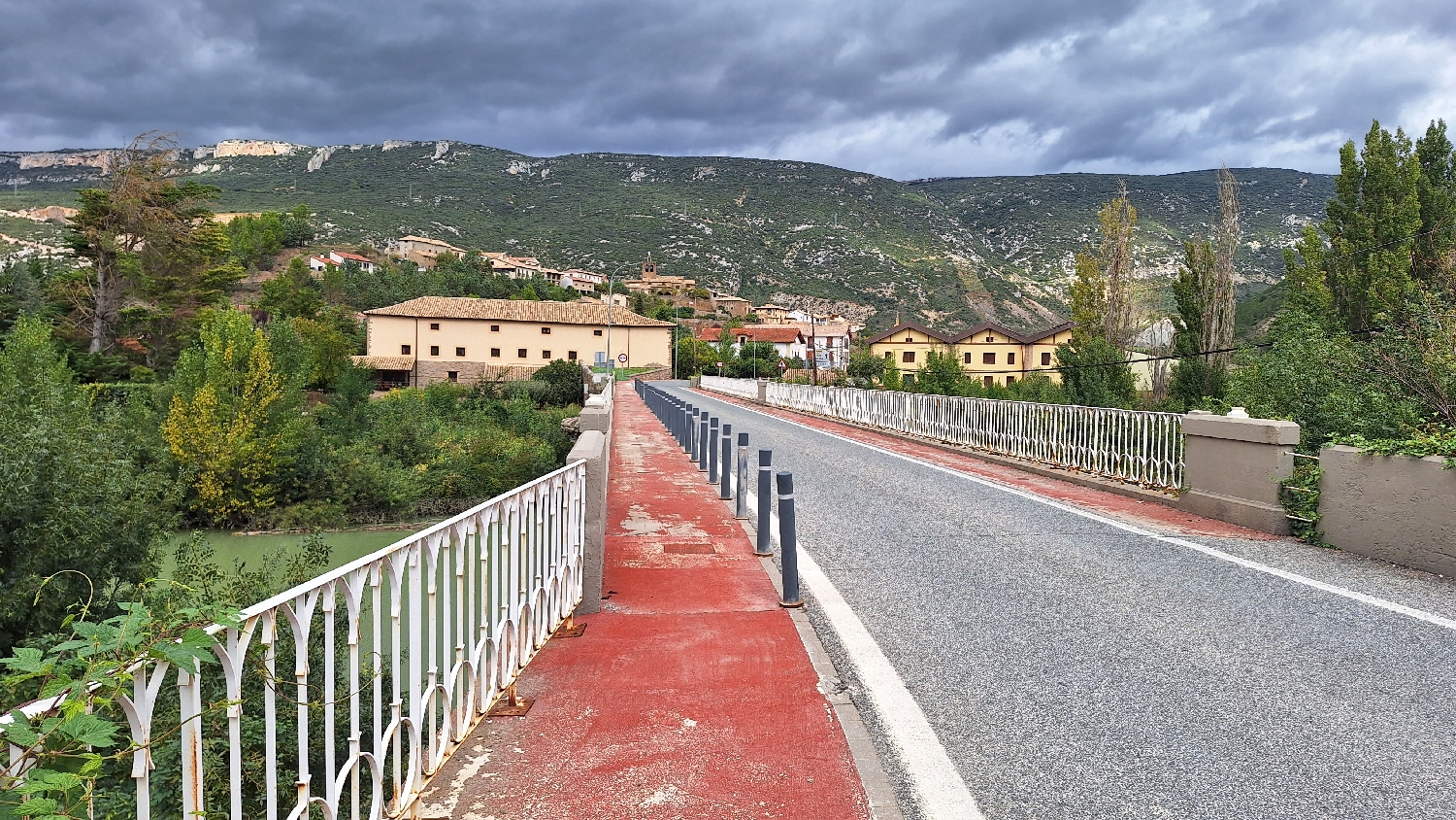 El Camino, Aragon út, híd az Irati folyó felett 