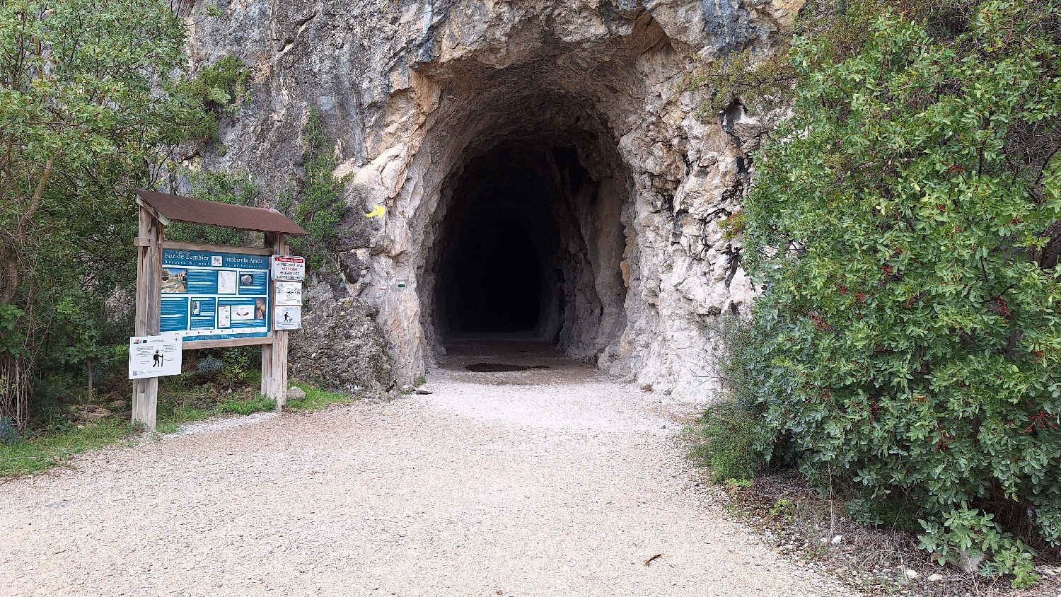 El Camino, Aragon út, a La Foz de Lumbier és az első alagút bejárata