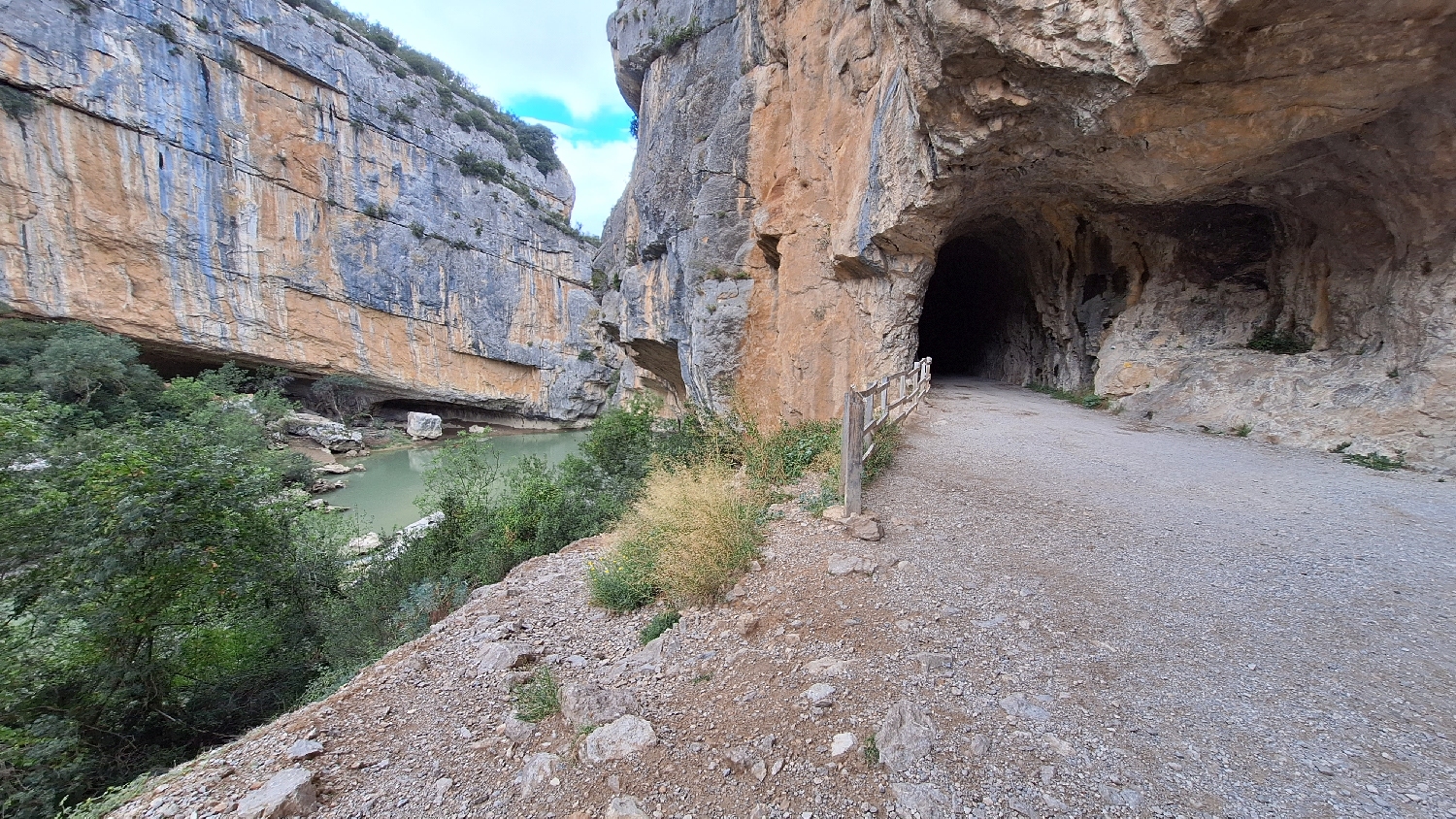 El Camino, Aragon út, a La Foz de Lumbier és a második alagút bejárata