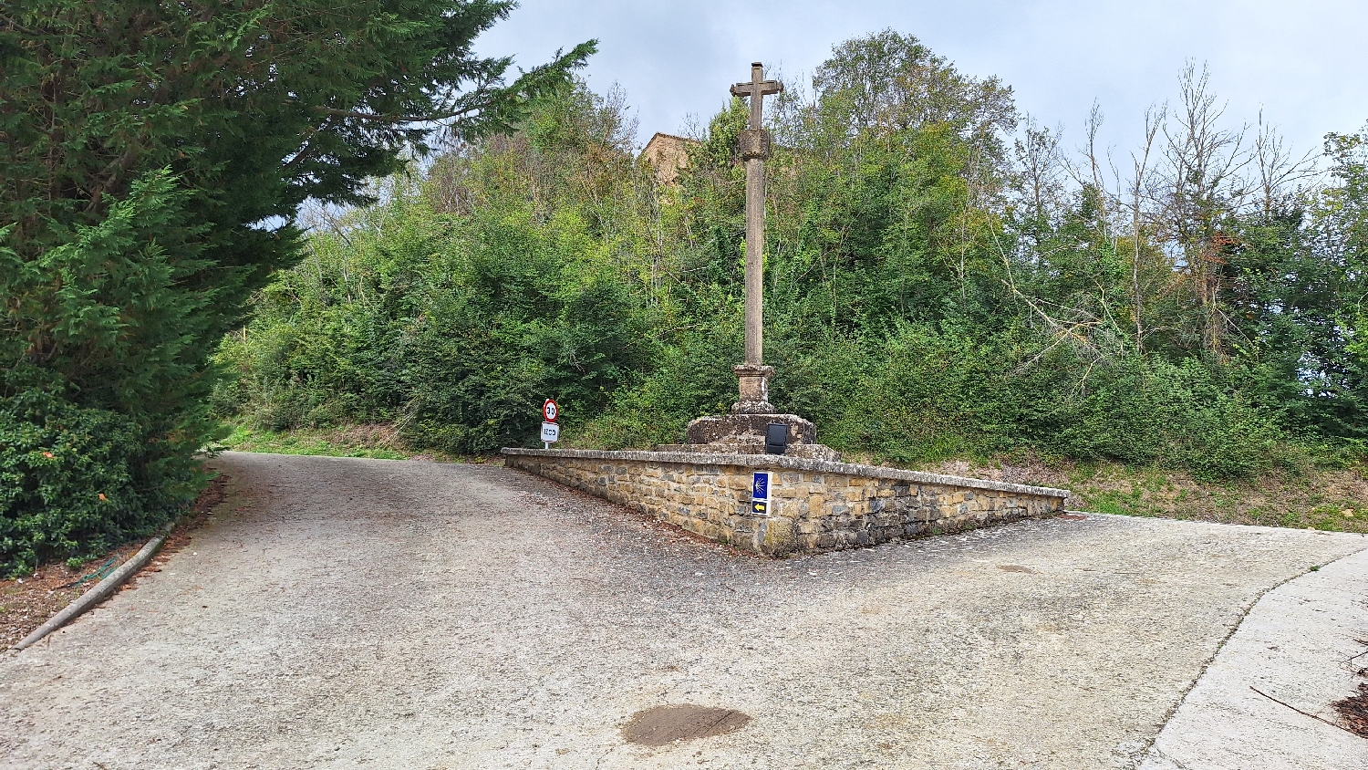 El Camino, Aragon út, kőkereszt