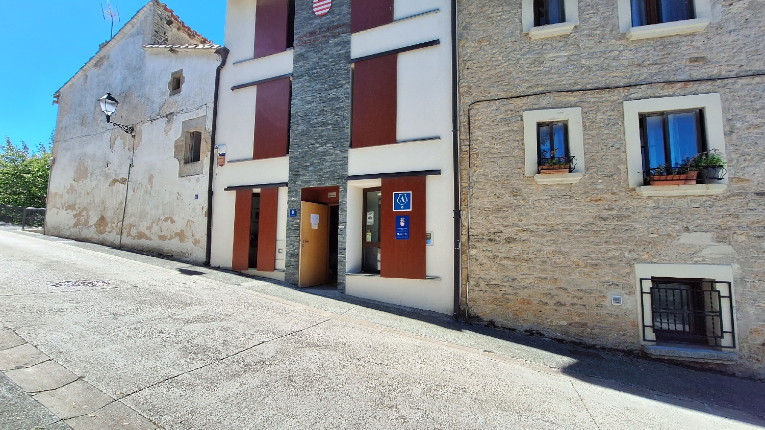 El Camino, Aragon út, Tiebas, az albergue bejárata